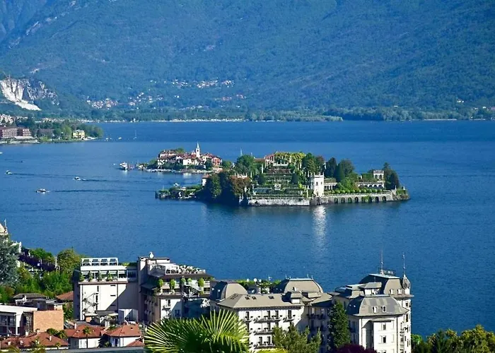 Breathtaking Lake View In The Heart Of Stresa
